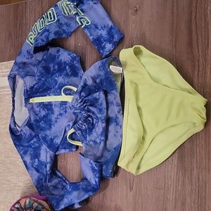 Girls swimsuit